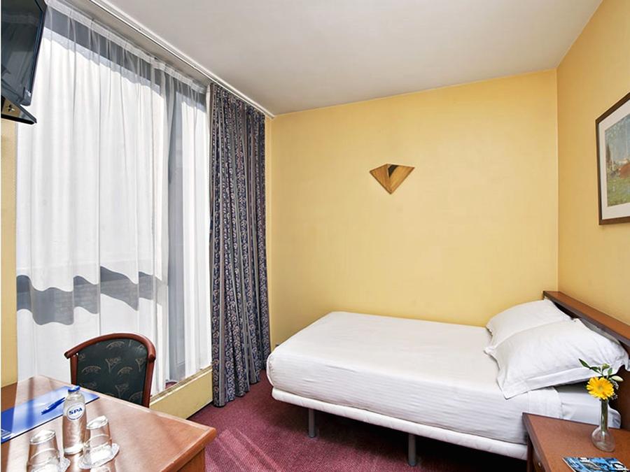 โฮเต็ล บรัสเซลส์ Hotel ภายนอก รูปภาพ