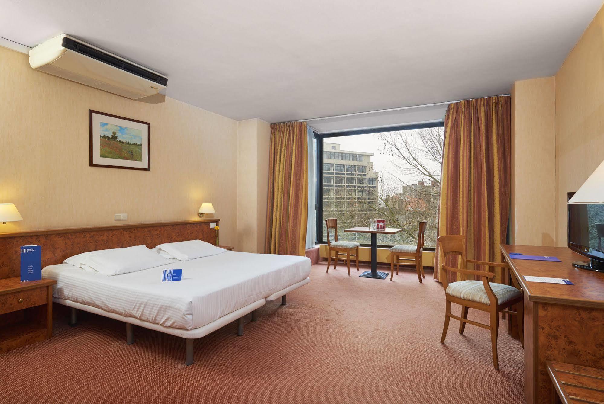 โฮเต็ล บรัสเซลส์ Hotel ภายนอก รูปภาพ
