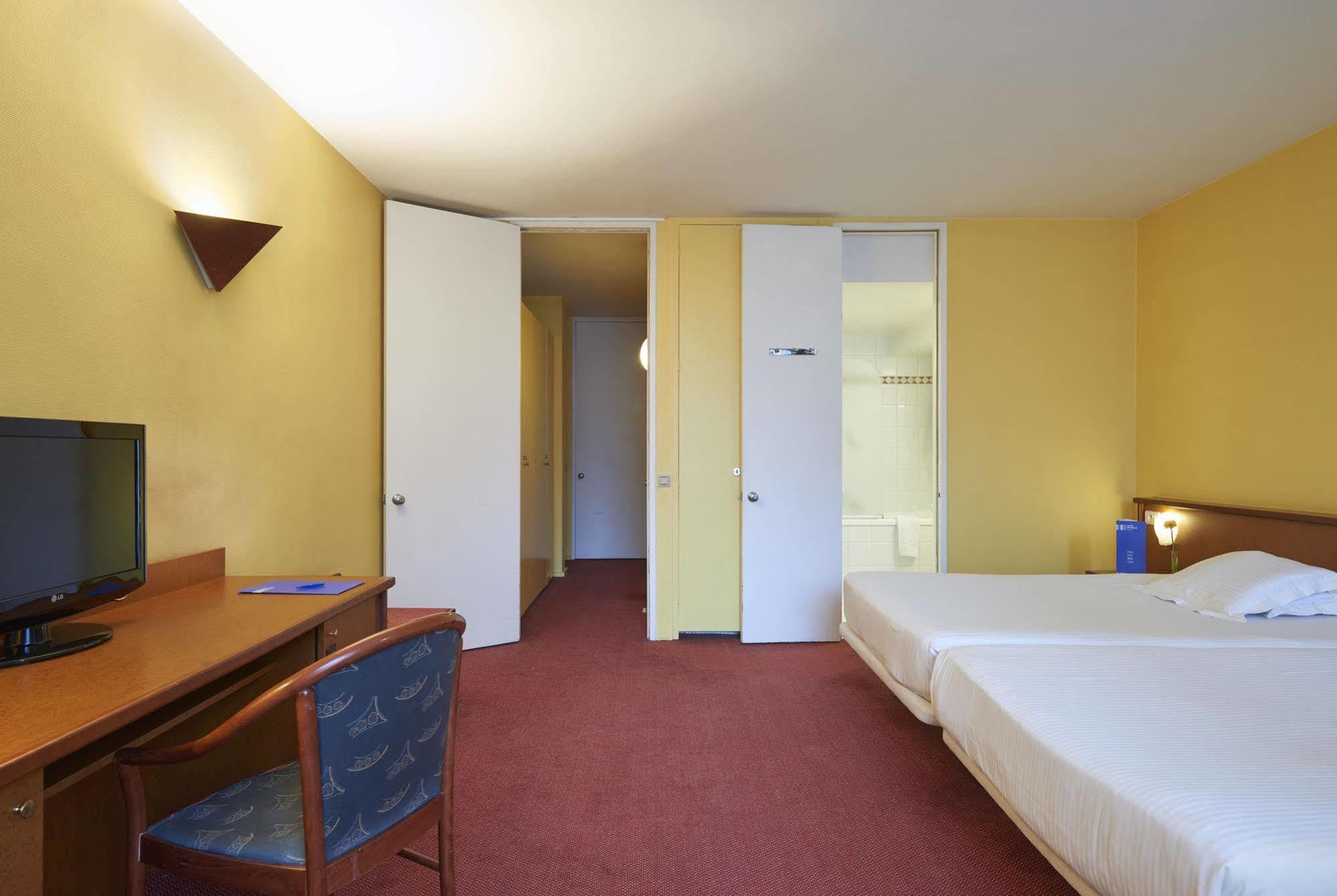โฮเต็ล บรัสเซลส์ Hotel ภายนอก รูปภาพ